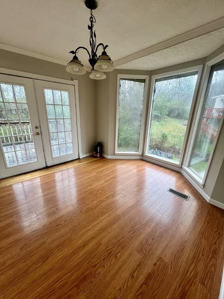 124 Donna Ln - Photo 3 of 14