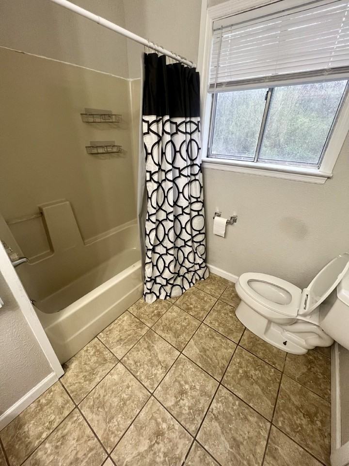 124 Donna Ln - Photo 7 of 14
