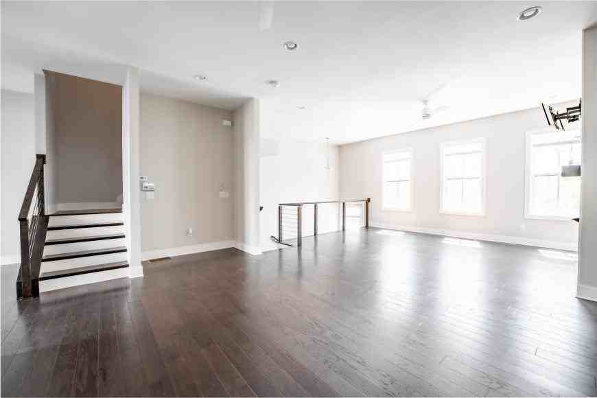 1388 La France St Ne - Photo 7 of 10