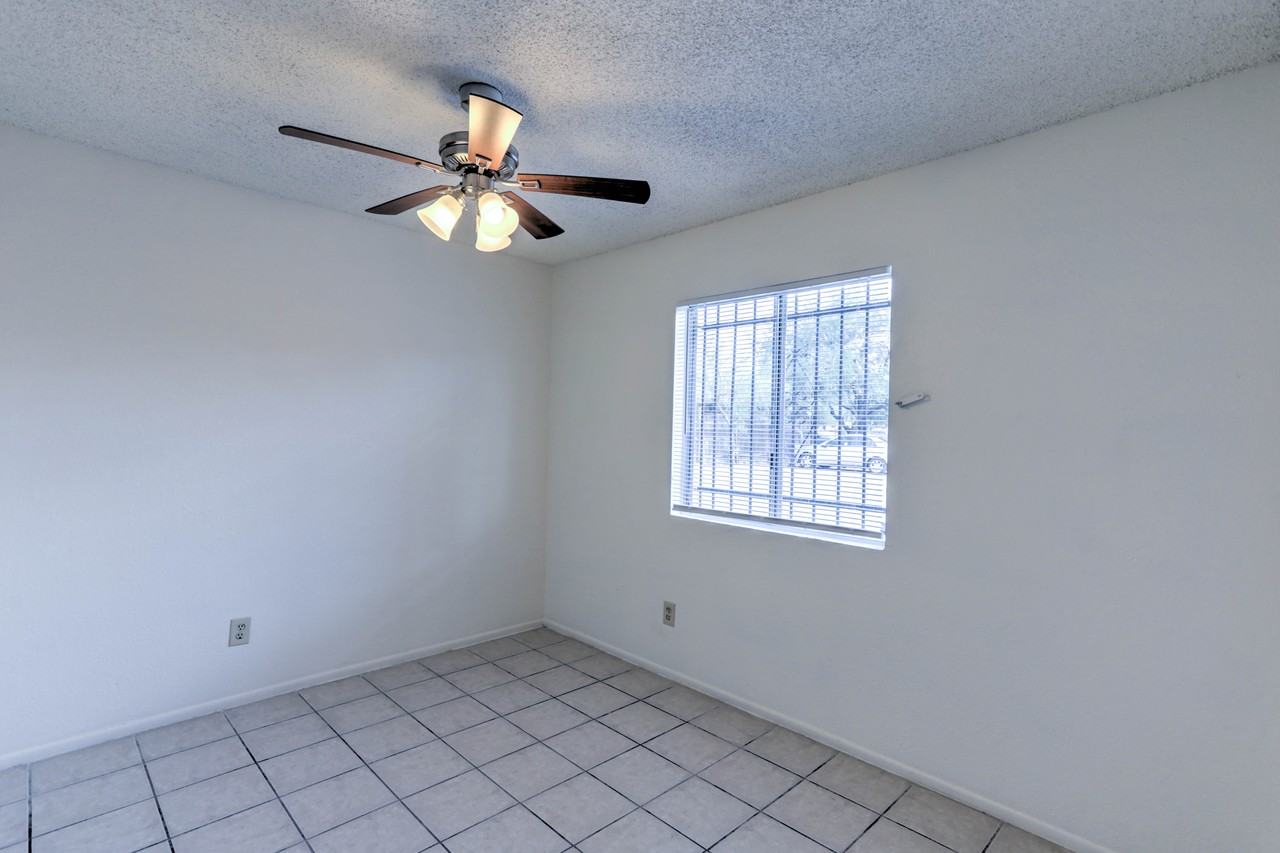 1231 E 25th St - Photo 4 of 17