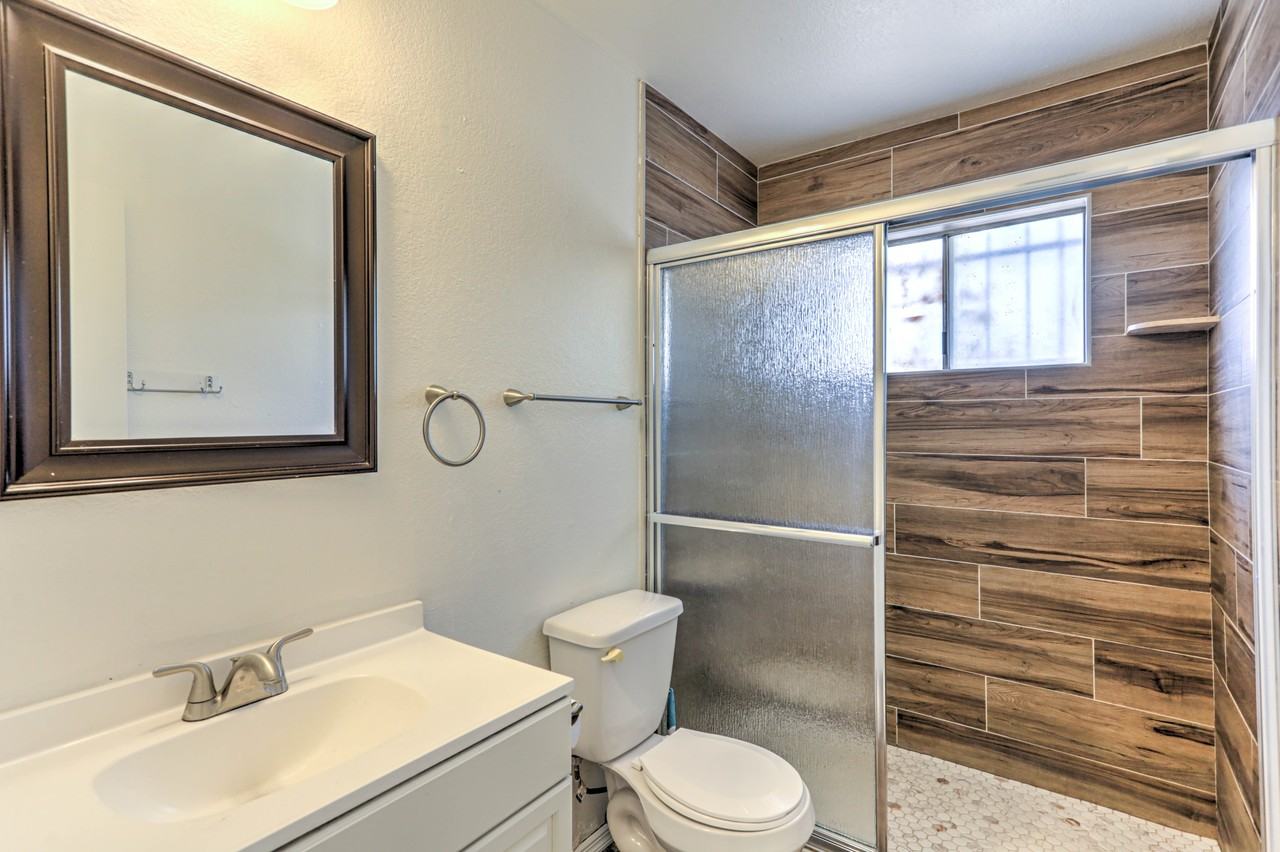1231 E 25th St - Photo 5 of 17