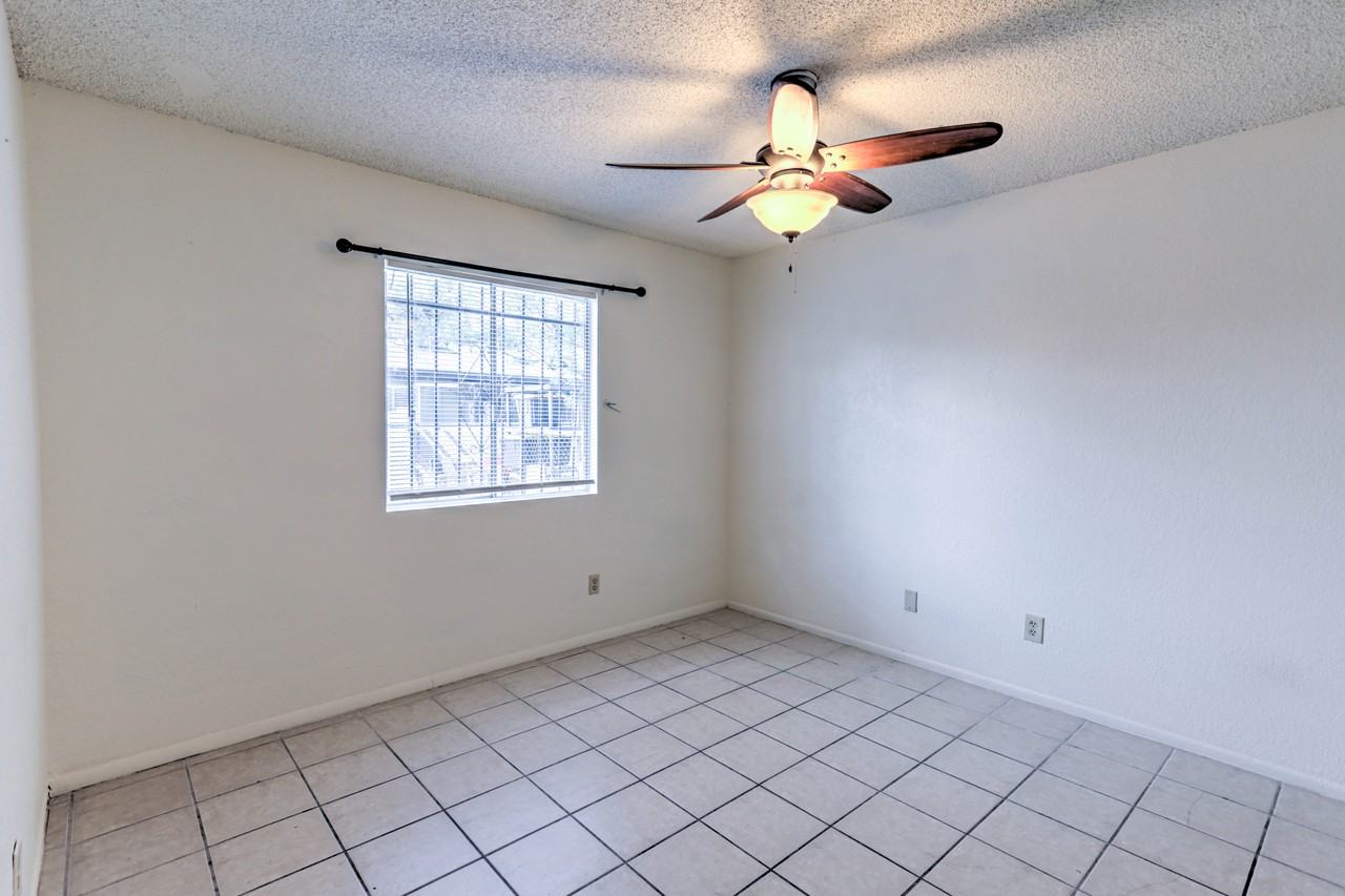 1231 E 25th St - Photo 6 of 17