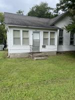featured image of 429 W South St