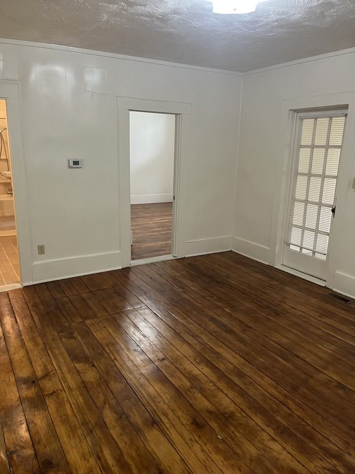 429 W South St - Photo 5 of 9