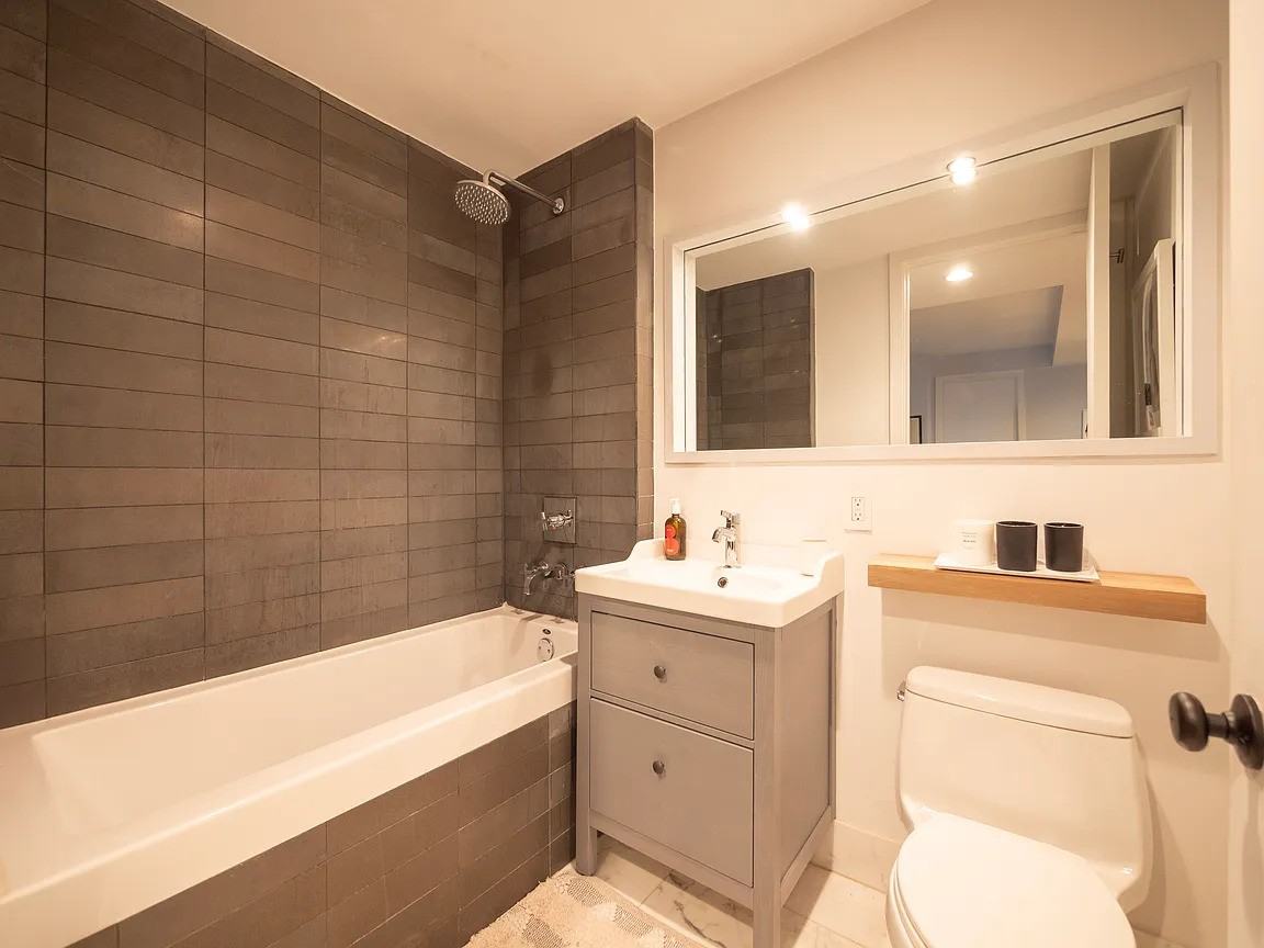 84 Front St #5E - Photo 2 of 9