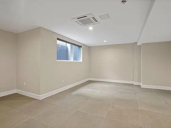 695 6th Ave #1A2 - Photo 4 of 24