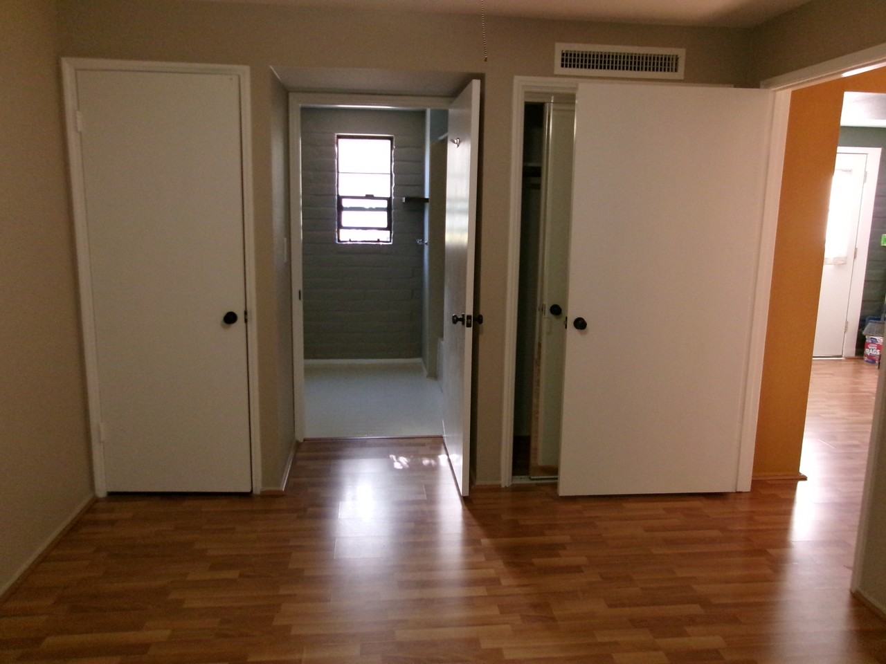 403 S Paseo Tierra #B - Photo 3 of 11