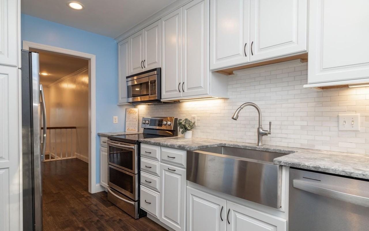 311 Stoneham Dr - Photo 3 of 36
