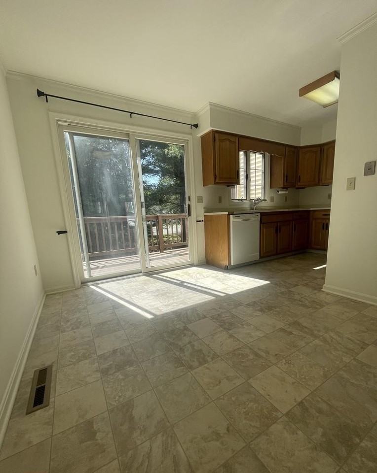 4736 Weatherhill Dr - Photo 6 of 18