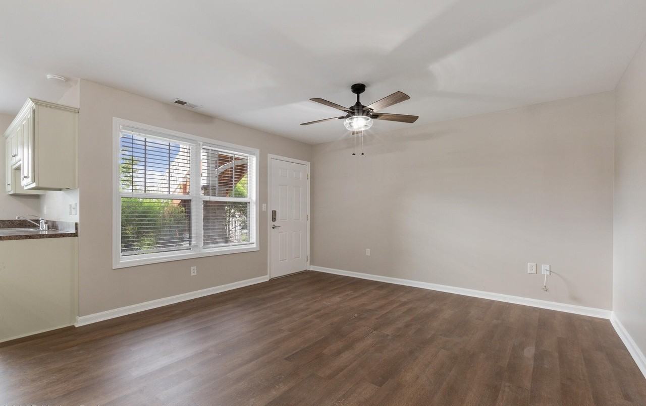 3802 Falcon Crest Dr - Photo 2 of 26