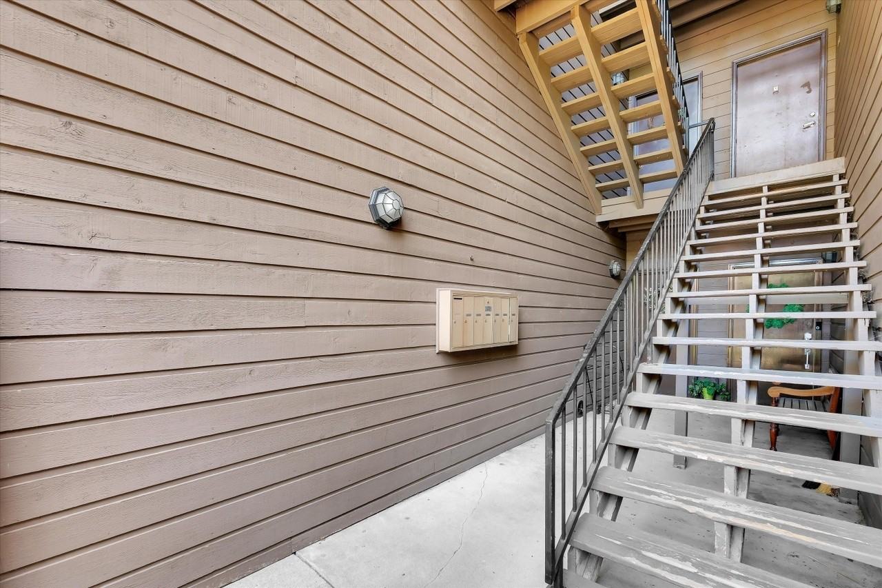 750 Shaker Dr - Photo 4 of 27