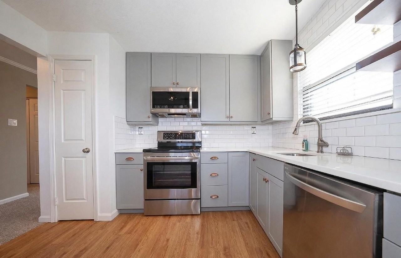 4 Rittenhouse Ct - Photo 7 of 28