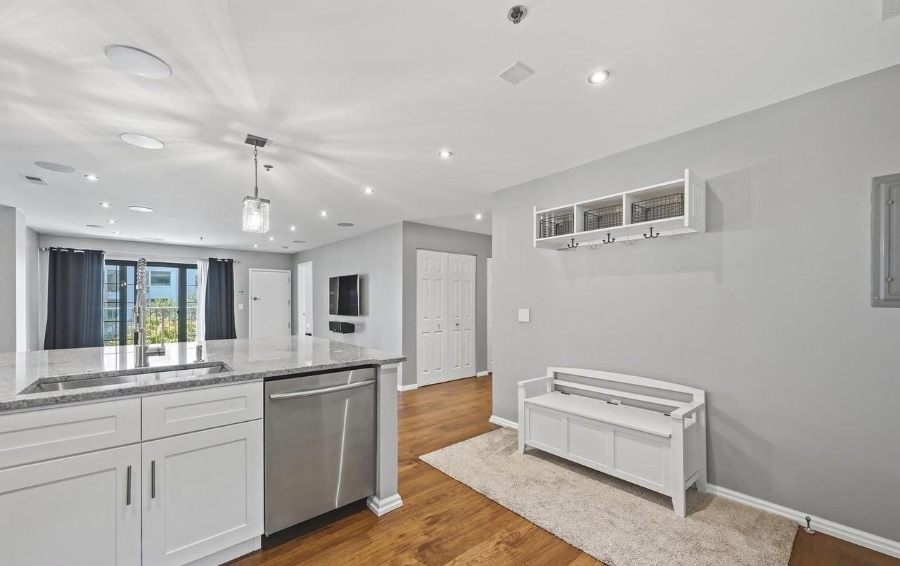 2 Leverington Ave - Photo 2 of 22