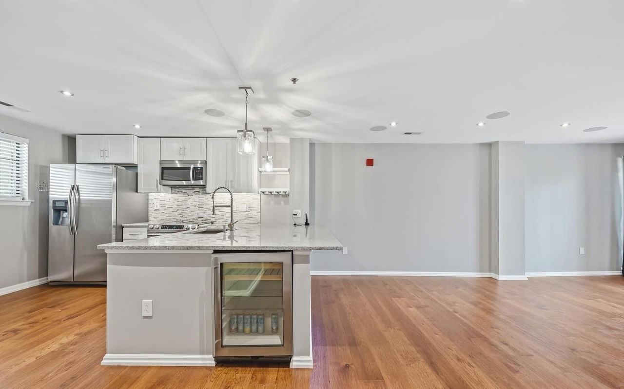 2 Leverington Ave - Photo 4 of 22