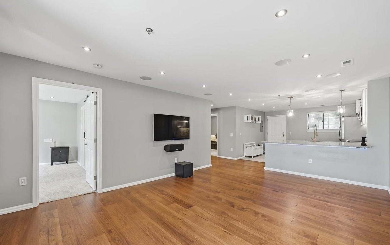2 Leverington Ave - Photo 7 of 22