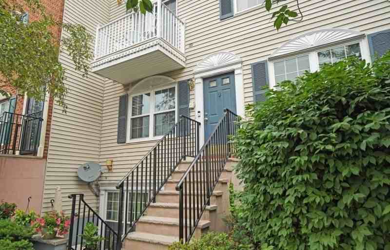 92 Callahan Ct - Photo 3 of 38