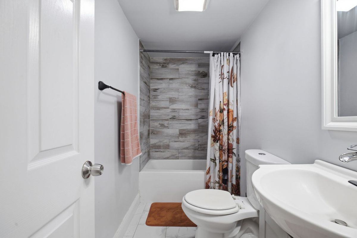 1300 Reservoir Ave - Photo 5 of 10