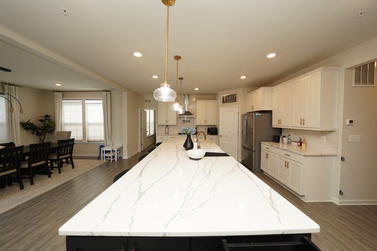 10909 Meridian Hill Way - Photo 3 of 16