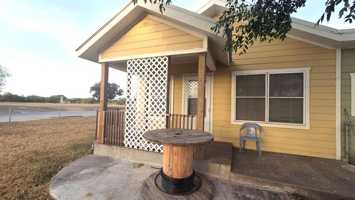 featured image of 305 E Nettie Ave