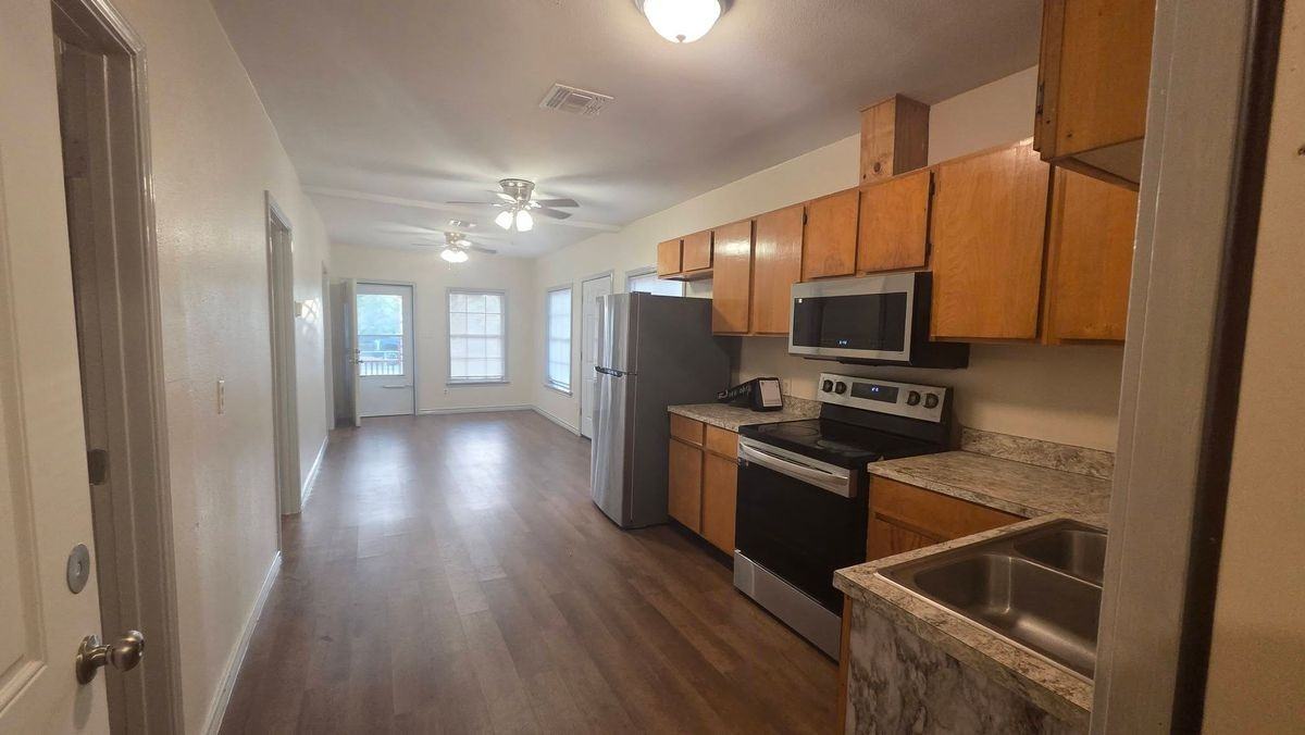 305 E Nettie Ave - Photo 2 of 10
