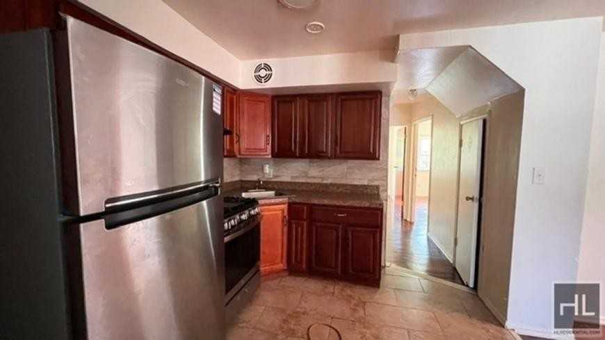 1440 E 85th St - Photo 3 of 10