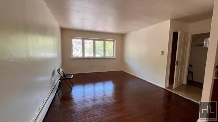 1440 E 85th St - Photo 4 of 10