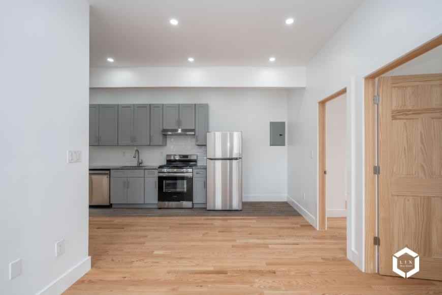 833 Cleveland St - Photo 6 of 10