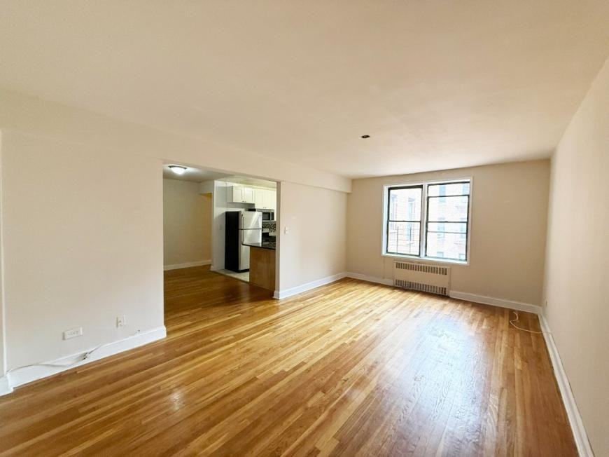 175 Hawthorne St - Photo 6 of 10