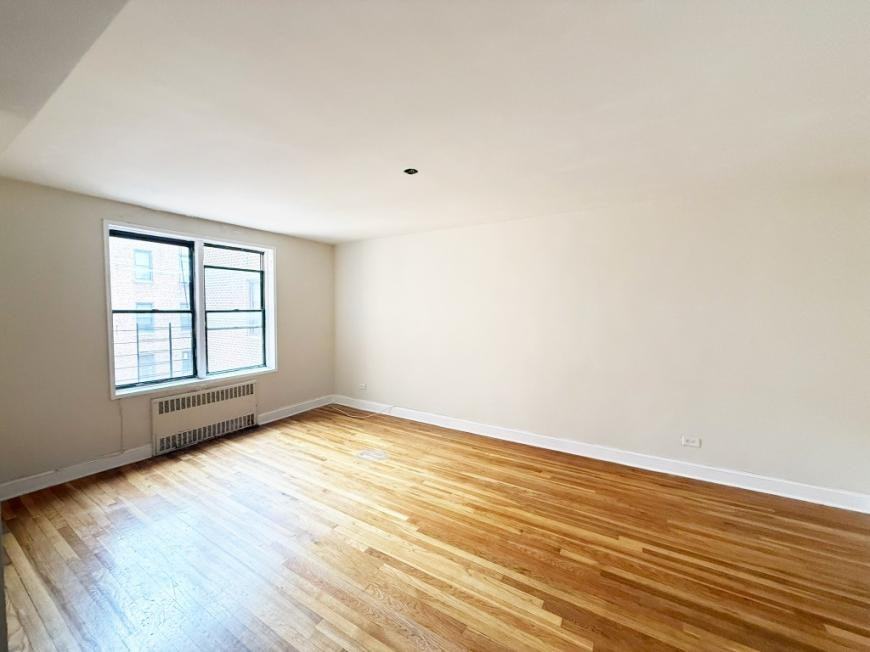 175 Hawthorne St - Photo 7 of 10