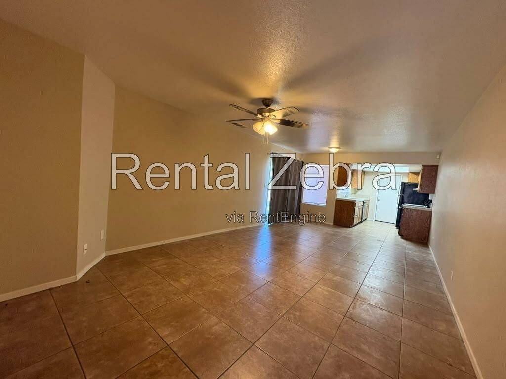 1340 Frankfort Ct - Photo 2 of 10