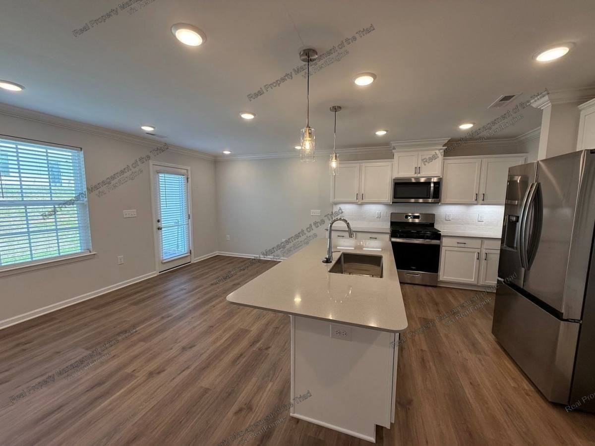 702 Dusk Vista Way - Photo 2 of 18