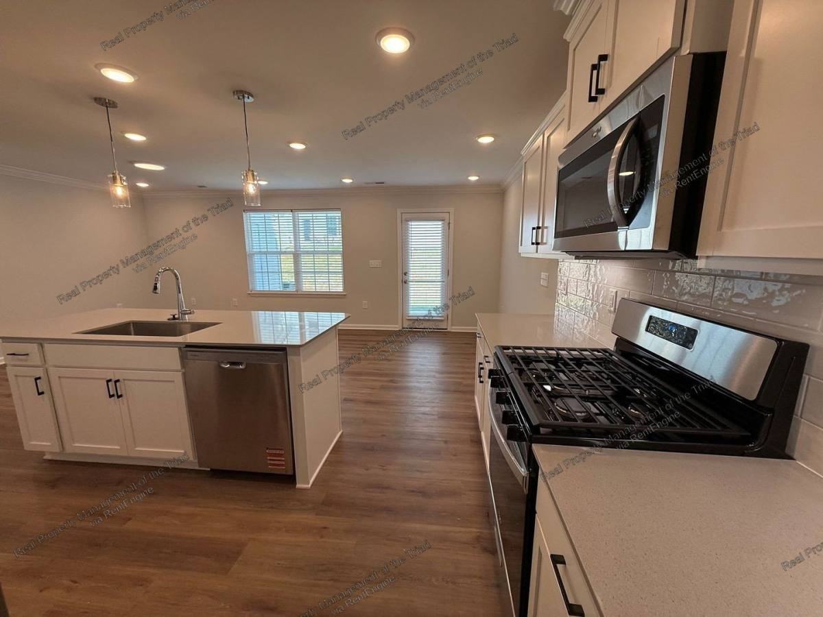 702 Dusk Vista Way - Photo 5 of 18