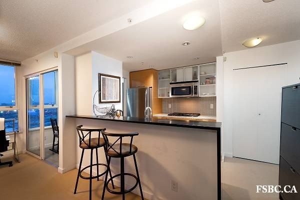 33 Smithe Street #111 - Photo 5 of 19