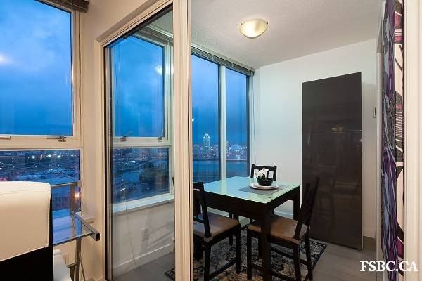 33 Smithe Street #111 - Photo 4 of 19