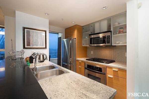 33 Smithe Street #111 - Photo 7 of 19