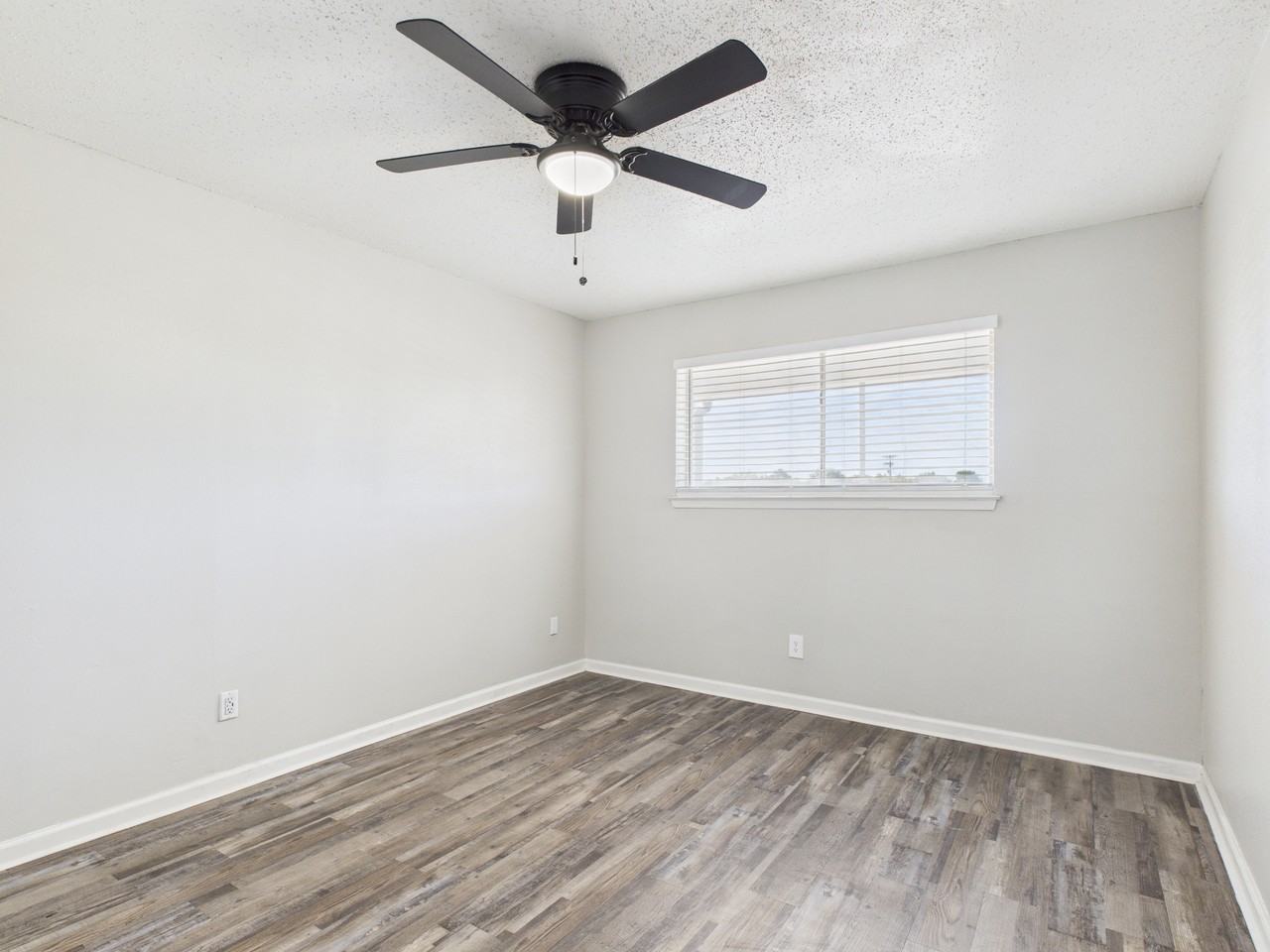 Canyon Creek Apartments - Photo 7 of 35