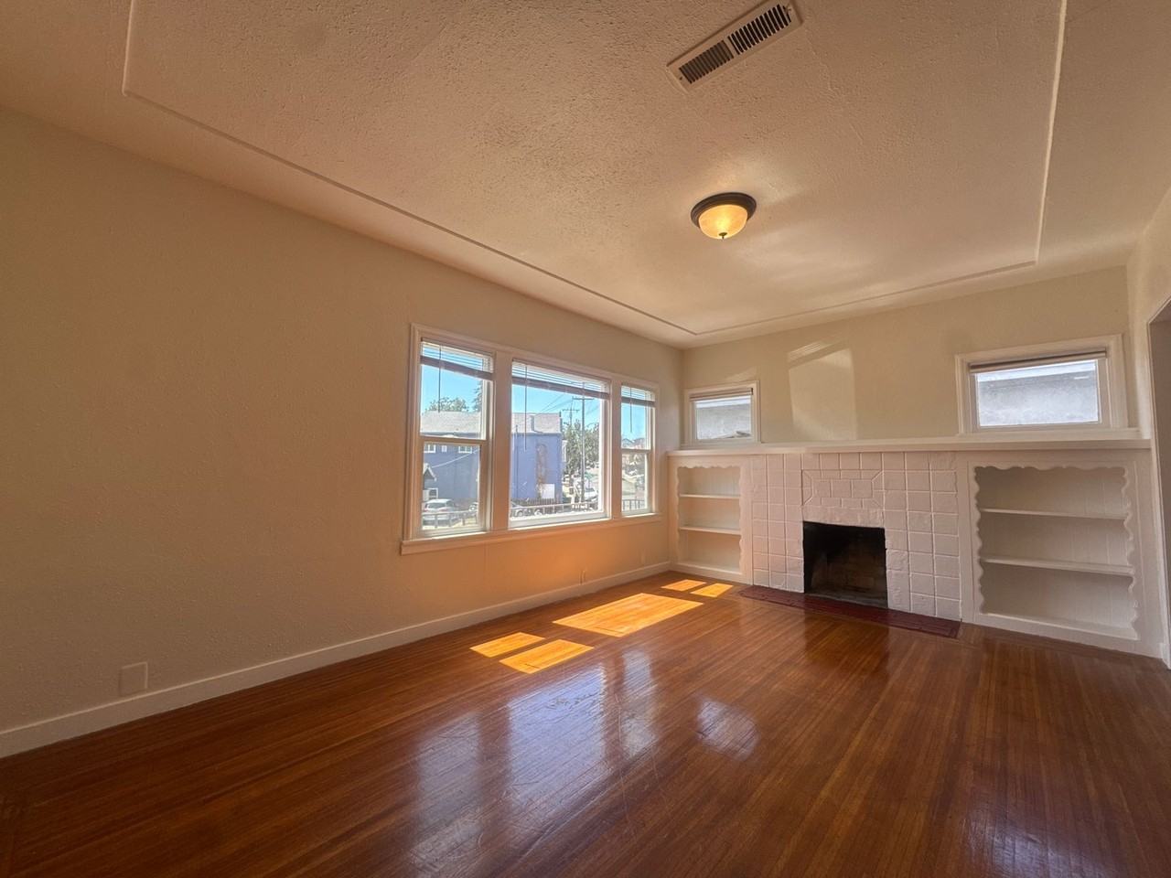 5440 Trask St - Photo 2 of 20