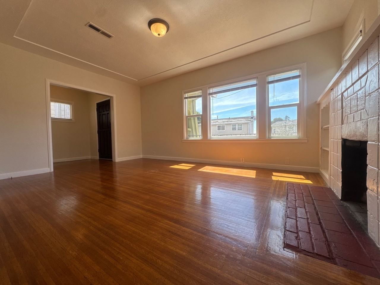 5440 Trask St - Photo 3 of 20