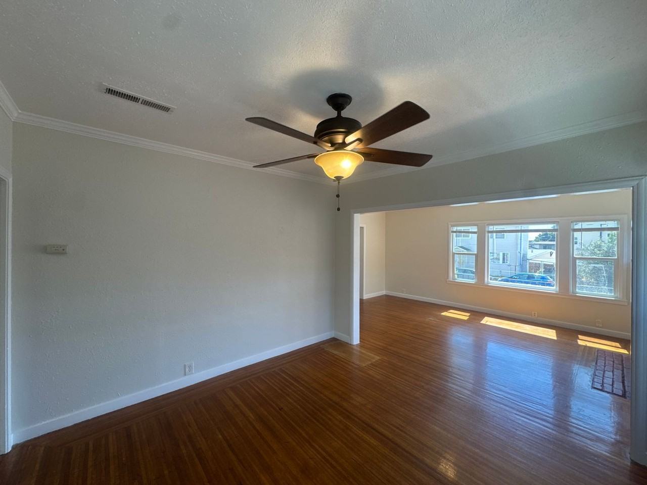 5440 Trask St - Photo 6 of 20