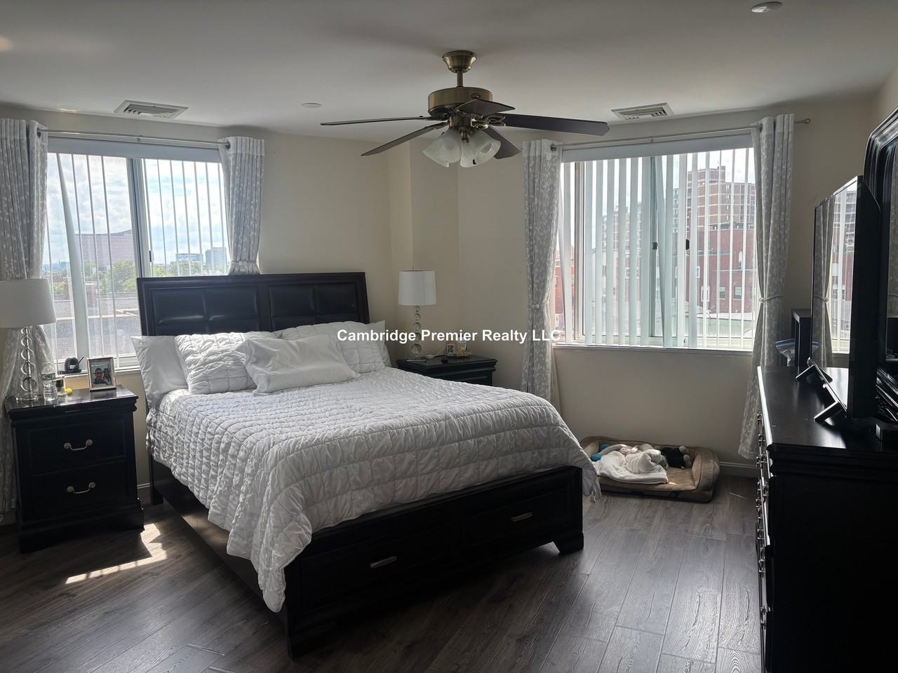 Chelsea St #508 - Photo 3 of 12
