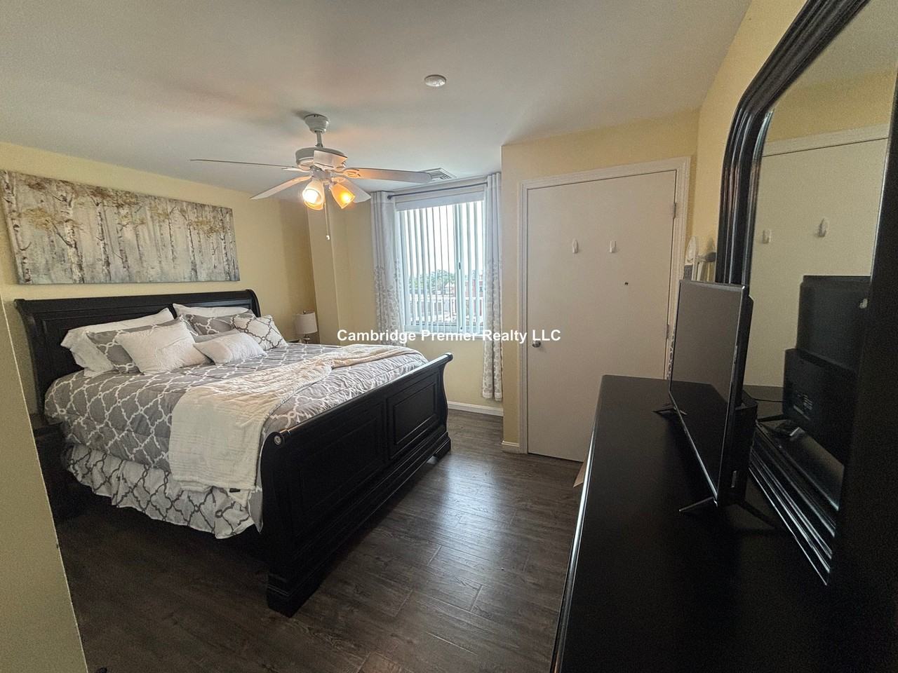 Chelsea St #508 - Photo 6 of 12