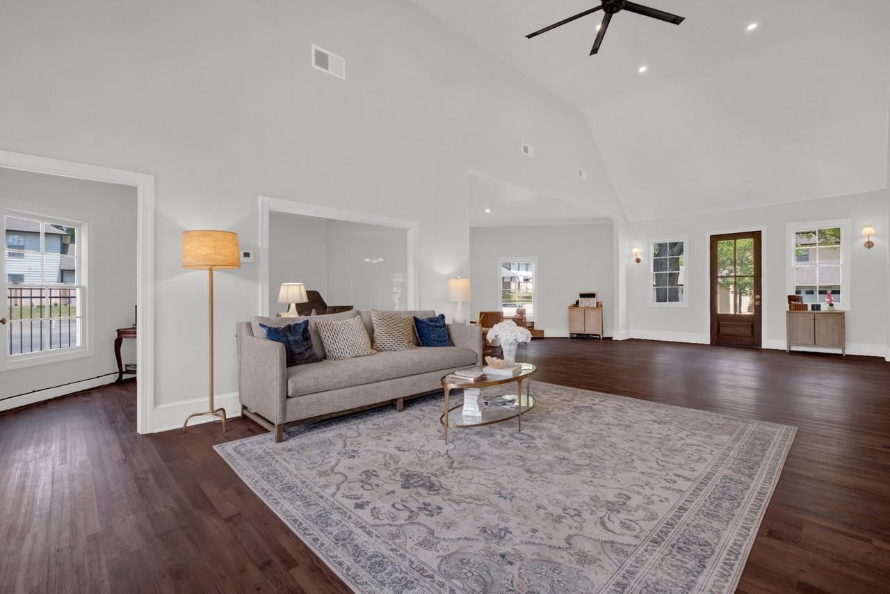 Fairfax Manor Townhomes - Photo 4 of 23