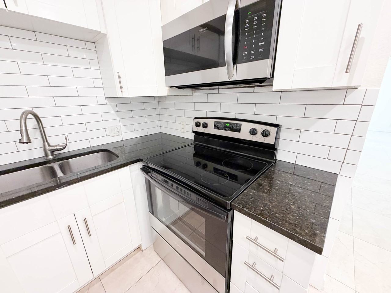 5332 Northeast 15th Avenue - Photo 7 of 29