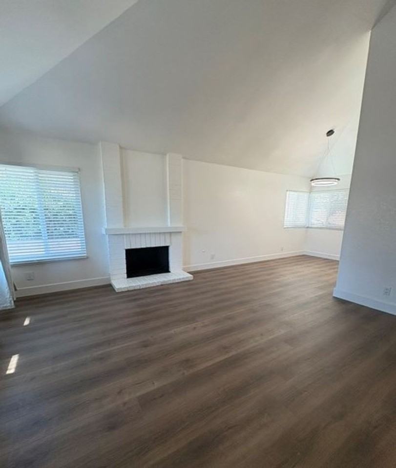 514 Avenida Presidio - Photo 4 of 26