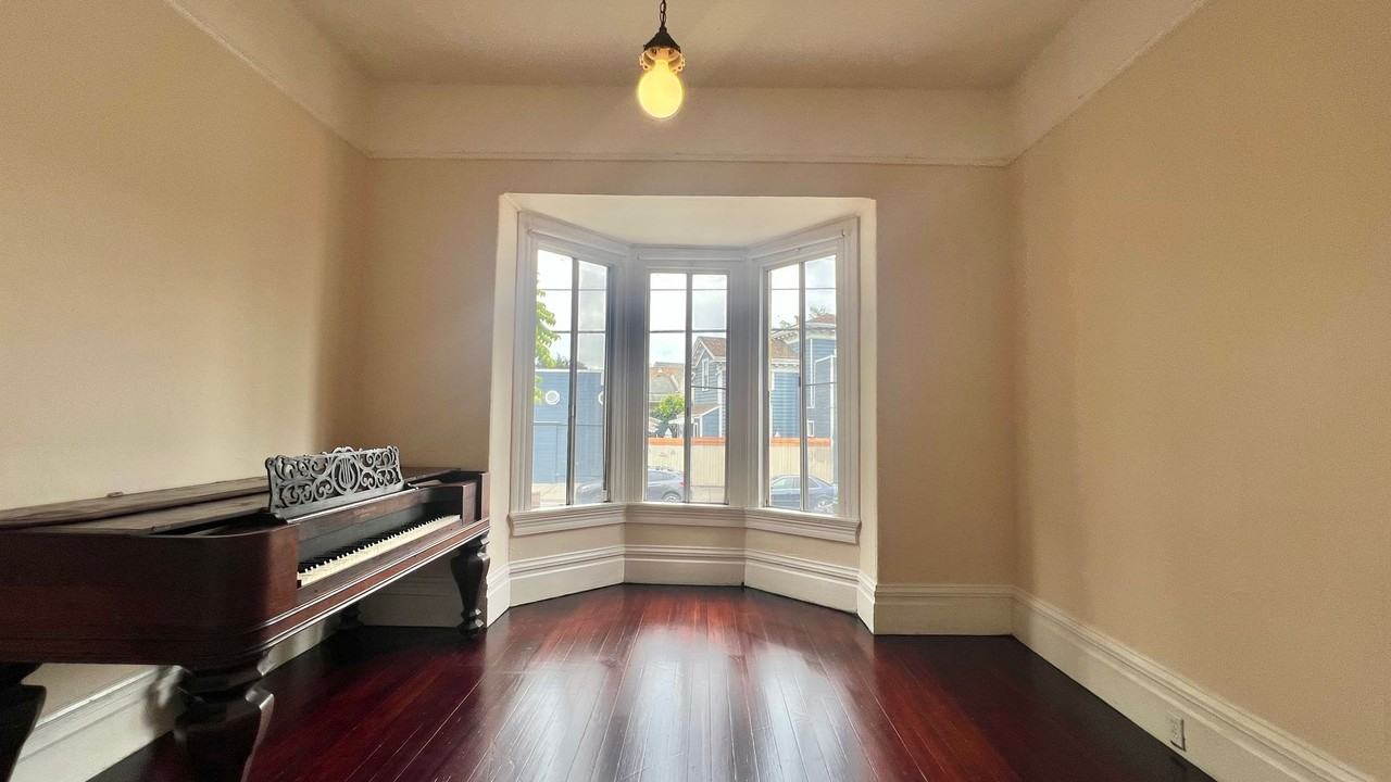 813 Wood St - Photo 2 of 24