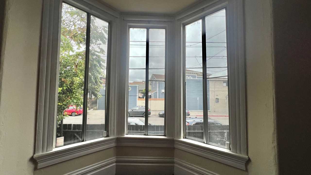 813 Wood St - Photo 3 of 24