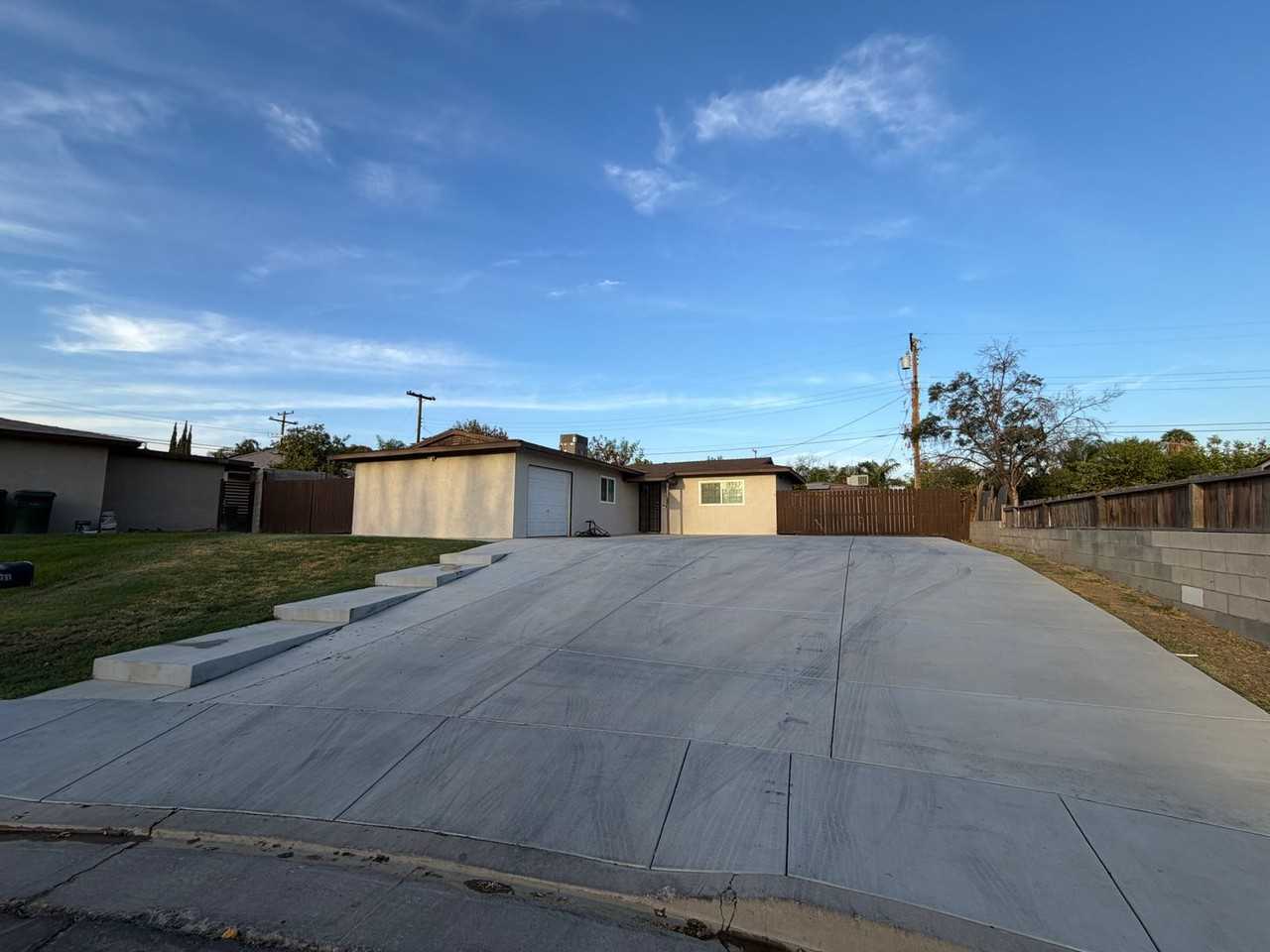 921 Hill St - Photo 3 of 50