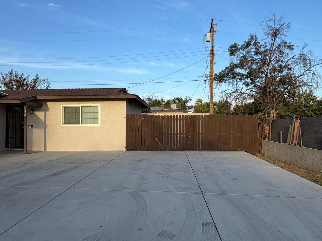 921 Hill St - Photo 6 of 50