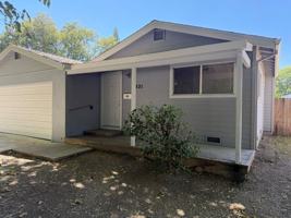 featured image of 1321 Chestnut Ln