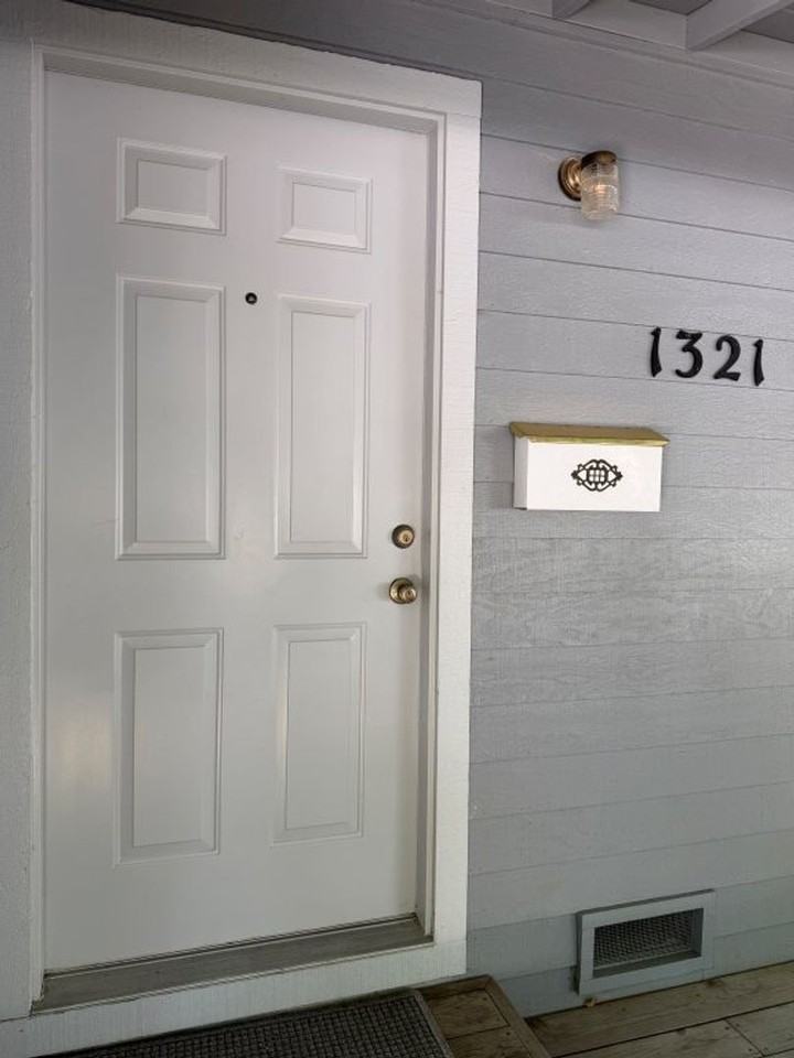 1321 Chestnut Ln - Photo 2 of 21